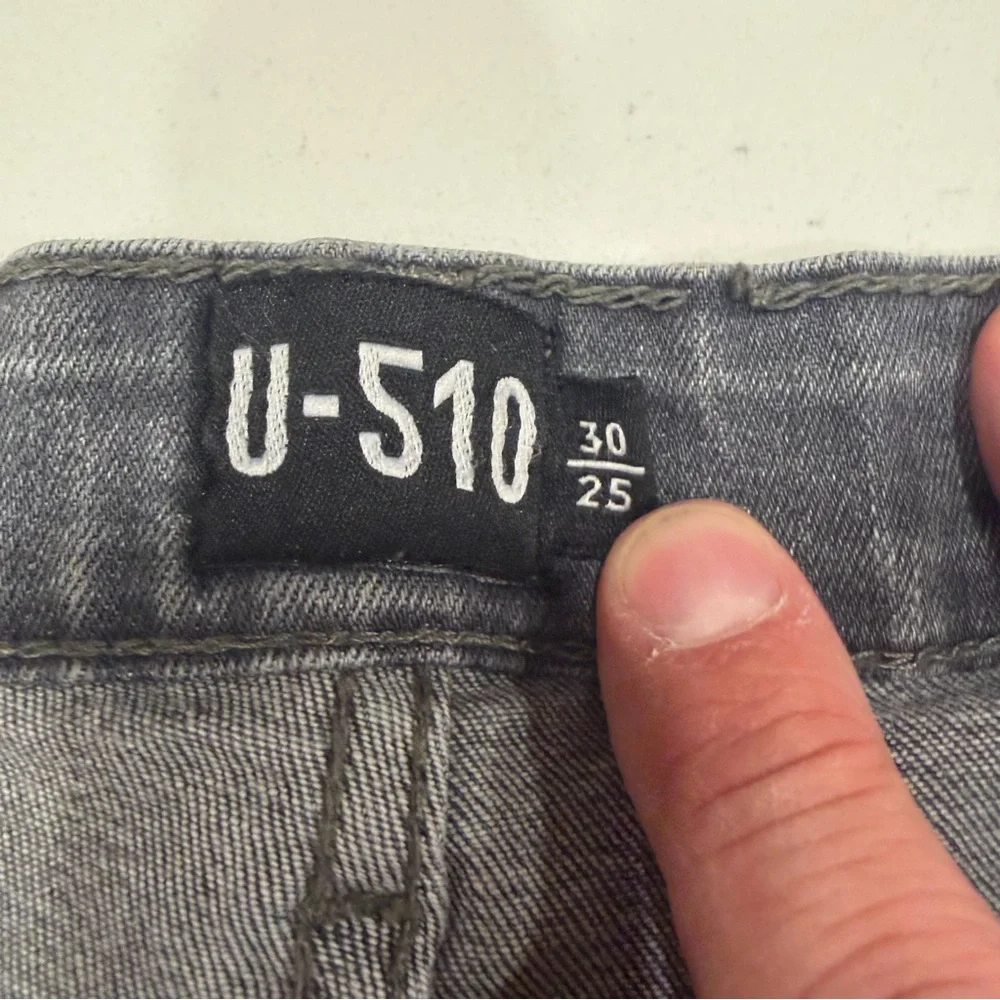 Under 5’10 Men’s Zak Jeans Gray